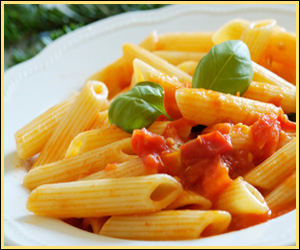 Pasta with tomato sauce.